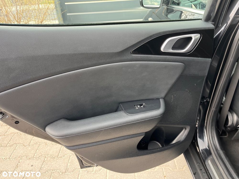 Kia XCeed 1.4 T-GDI OPF DCT7 PLATINUM EDITION - 16