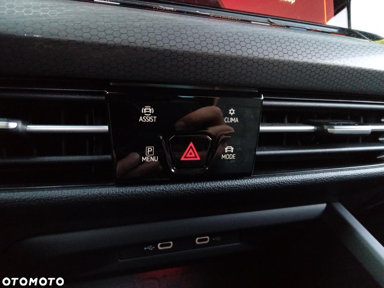Volkswagen Golf - 25