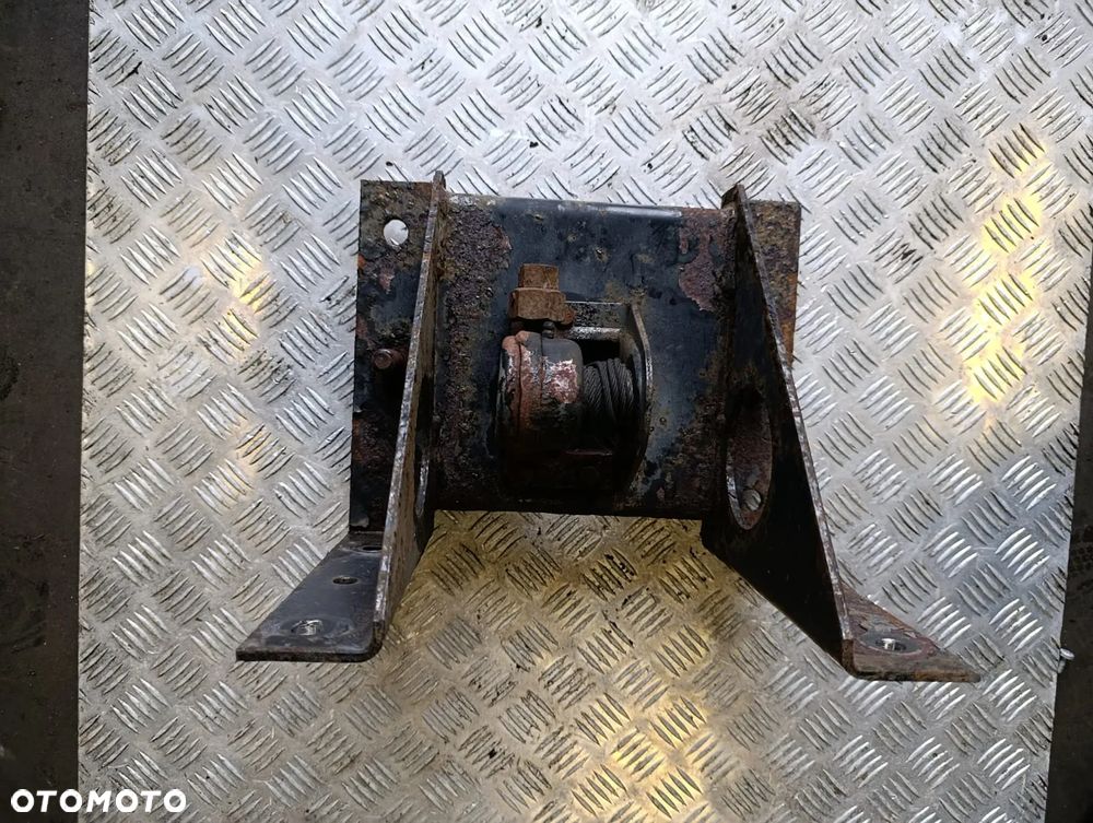 Mocowanie Koła Koło zapasowe wieszak R19.5 Mercedes Atego - 2