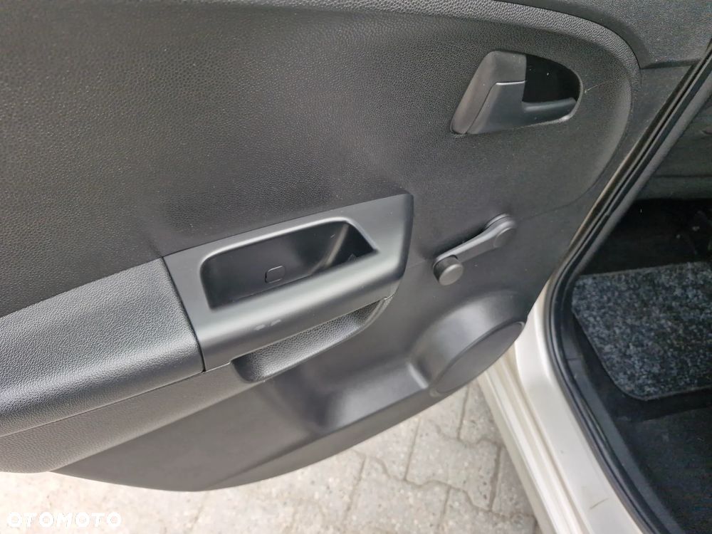 Kia Venga 1.4 CVVT Vision - 19