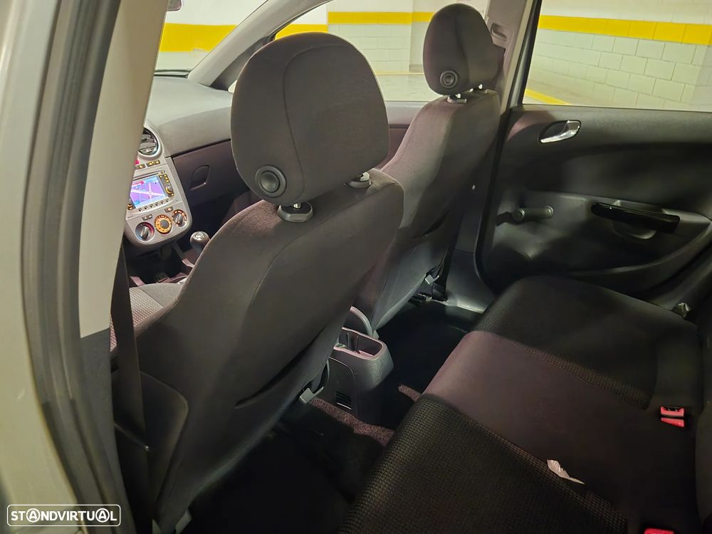 Opel Corsa 1.3 CDTI Navi - 27