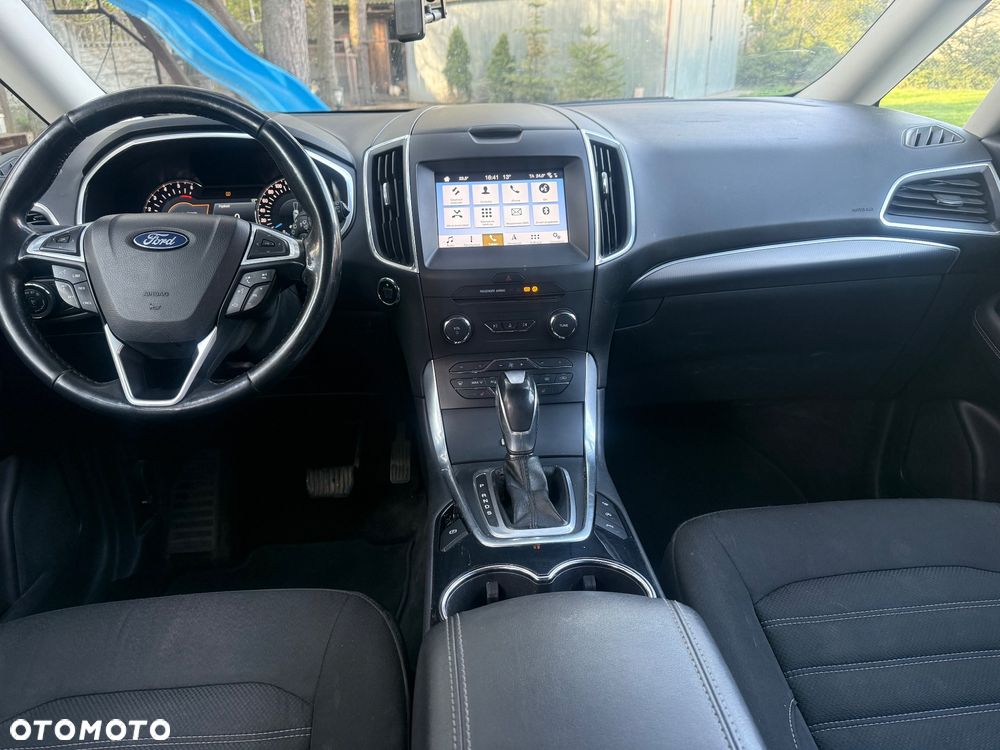 Ford Galaxy - 8