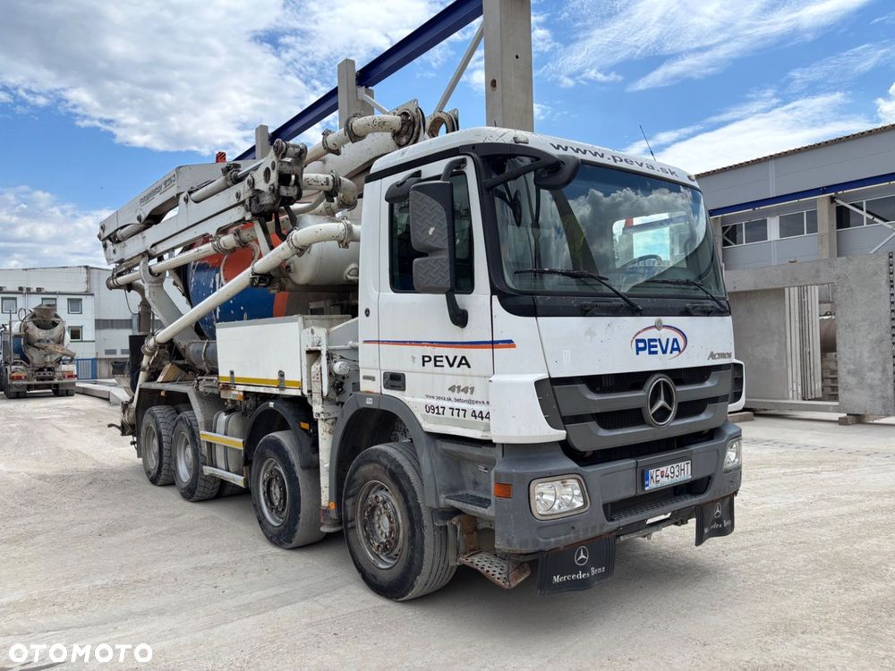 Versalift Actros 4141 8X4 + Putzmaister M24 - 3