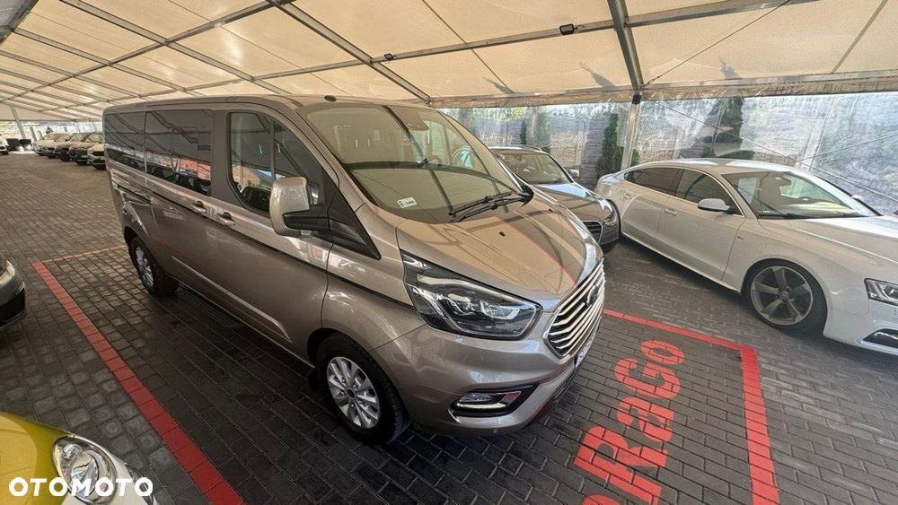Ford Tourneo Custom - 13