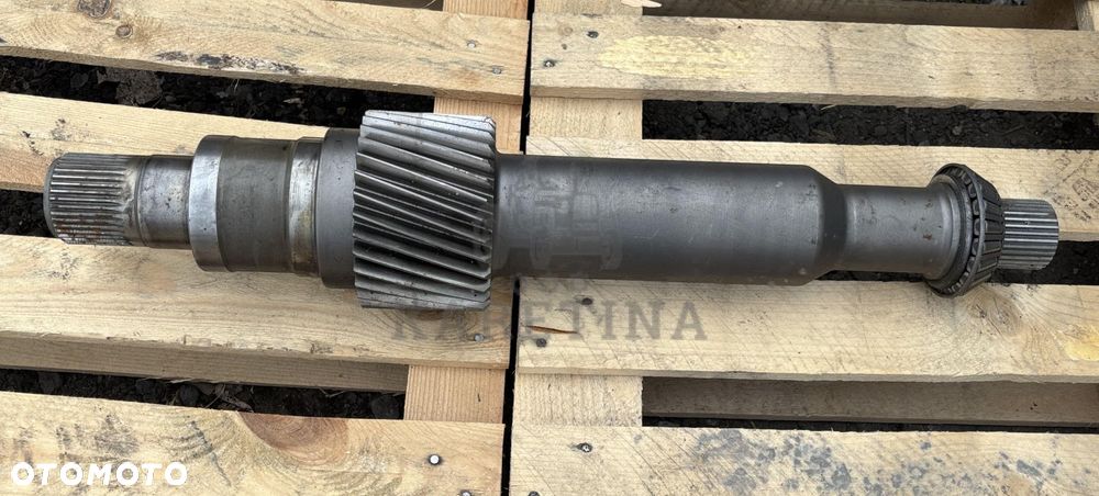 John Deere 9370R 9420R 9420RX 9470RX 9570R Wał Wejściowy Skrzyni Power Shift R559523 - 1