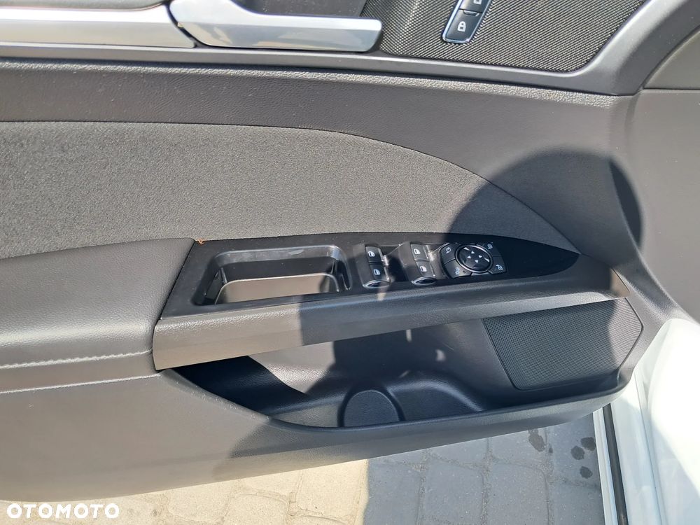 Ford Mondeo 2.0 TDCi STart-Stopp Titanium - 24