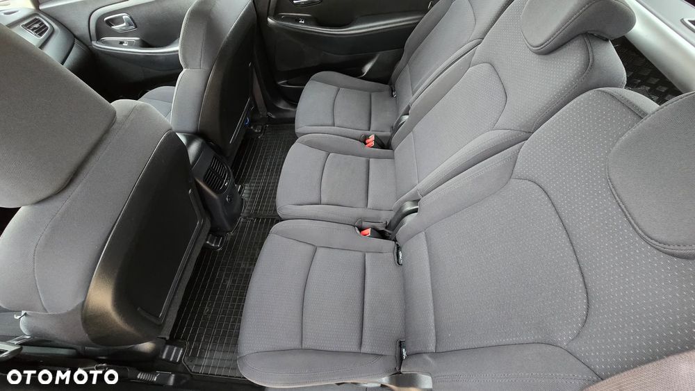 Kia Carens 1.7 CRDi L - 11