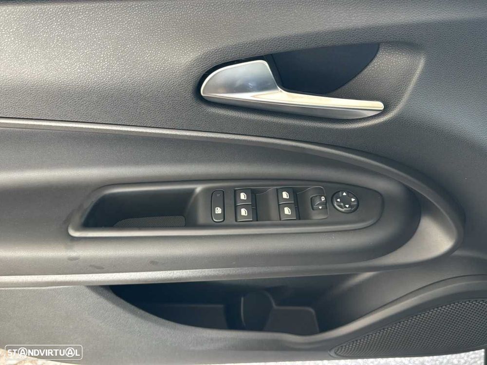 Jeep Avenger 1.2 e-Hybrid Altitude DCT - 12