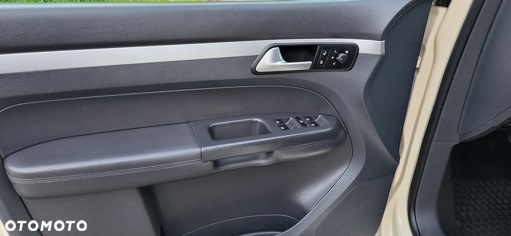 Volkswagen Touran - 14