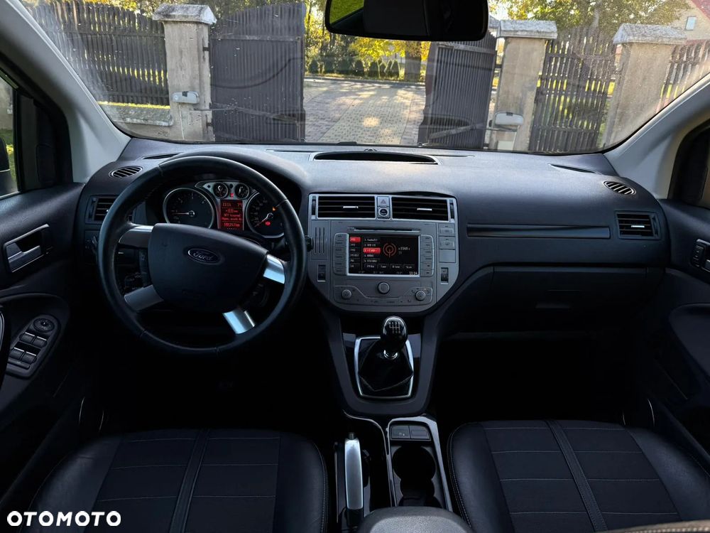 Ford Kuga 2.0 TDCi 2x4 Titanium - 9