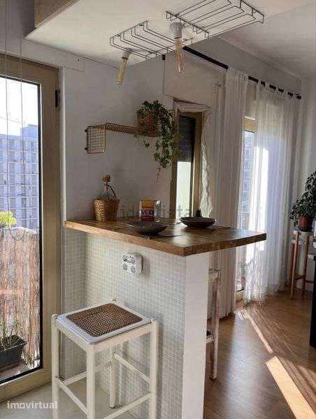 Arrenda-se apartamento T1 mobilado Avenidas Novas - Grande imagem: 4/10