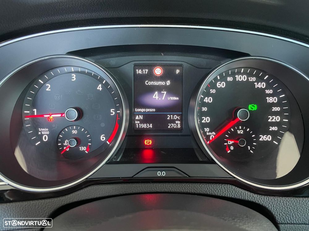 VW Passat Variant 2.0 TDi Business DSG - 9