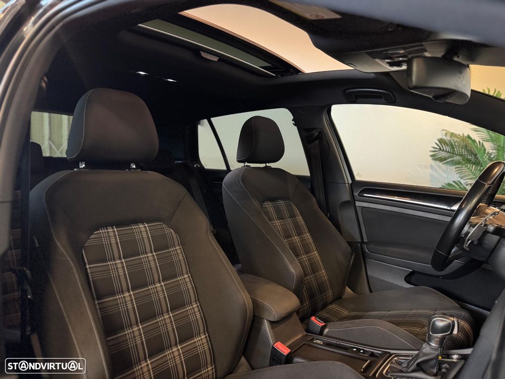 VW Golf 2.0 TDI GTD DSG - 30