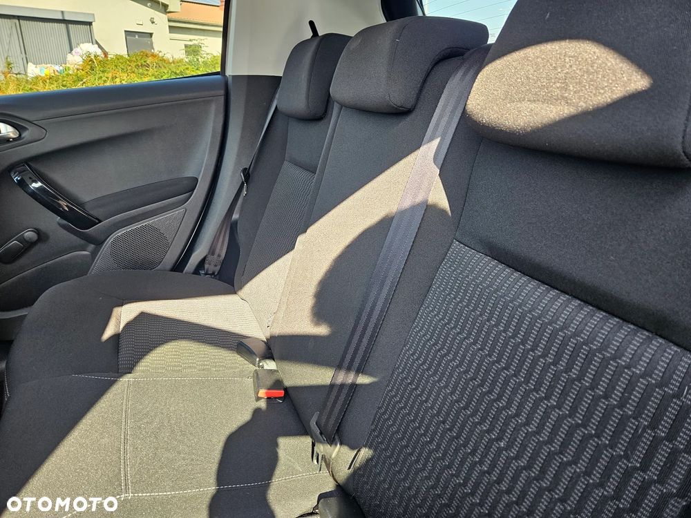 Peugeot 208 PureTech 82 Active - 16