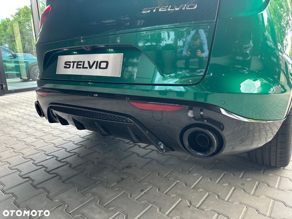 Alfa Romeo Stelvio - 11