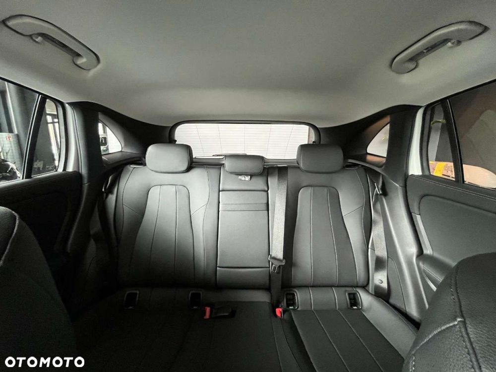 Mercedes-Benz EQA - 13