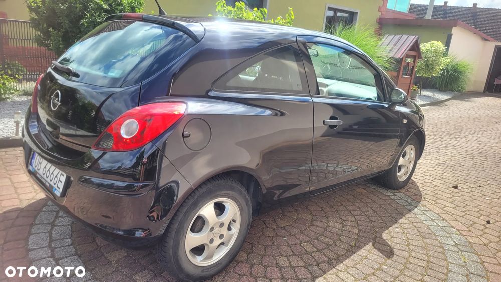 Opel Corsa 1.2 16V Cosmo - 3
