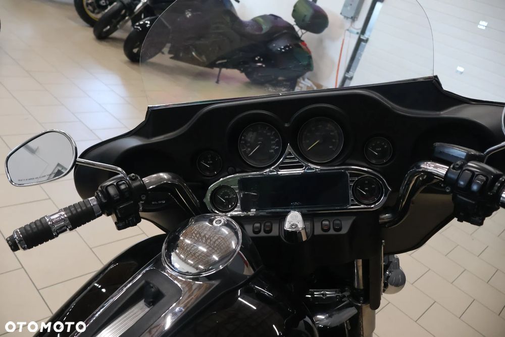 Harley-Davidson Touring Street Glide - 8