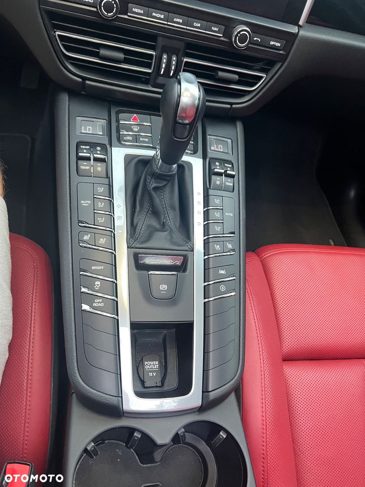 Porsche Macan - 26