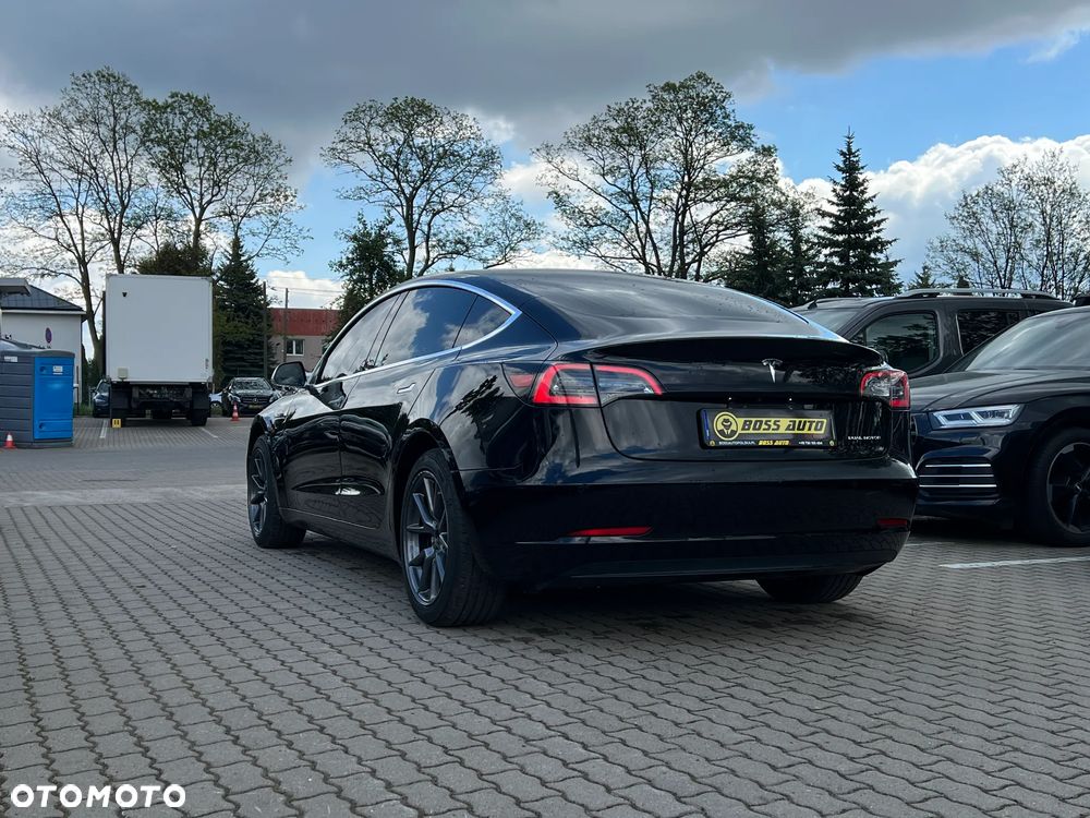 Tesla Model 3 - 6