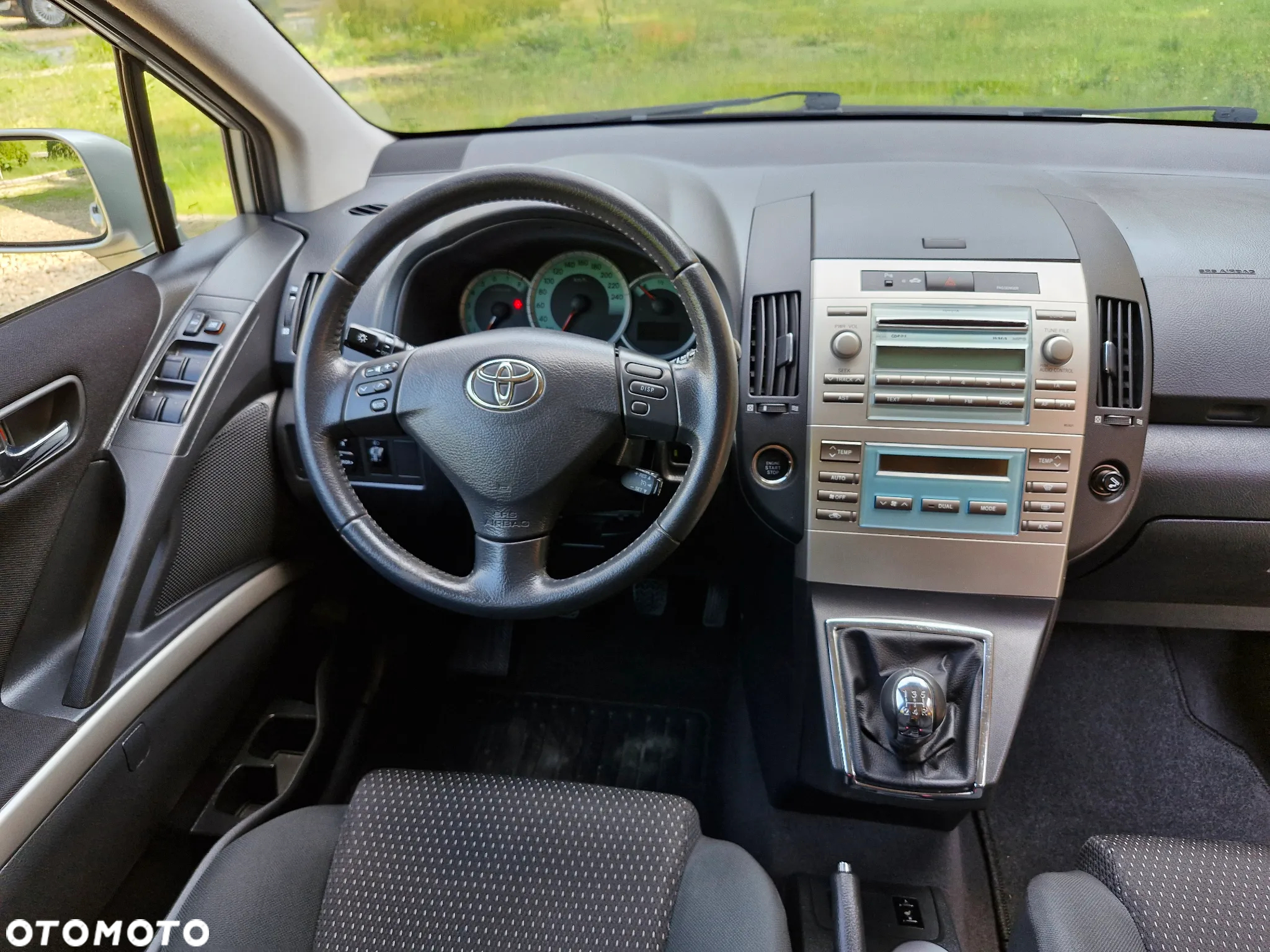 Toyota Corolla Verso 1.8 Gold + - 10