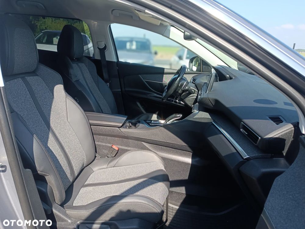 Peugeot 5008 1.6 BlueHDI Allure S&S EAT6 - 17