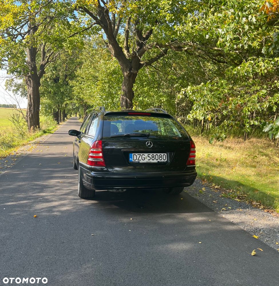 Mercedes-Benz Klasa C 220 T CDI Avantgarde - 8