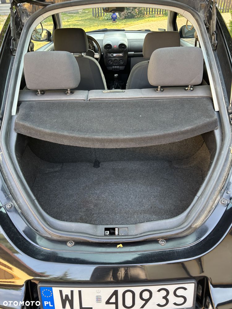 Volkswagen New Beetle - 28