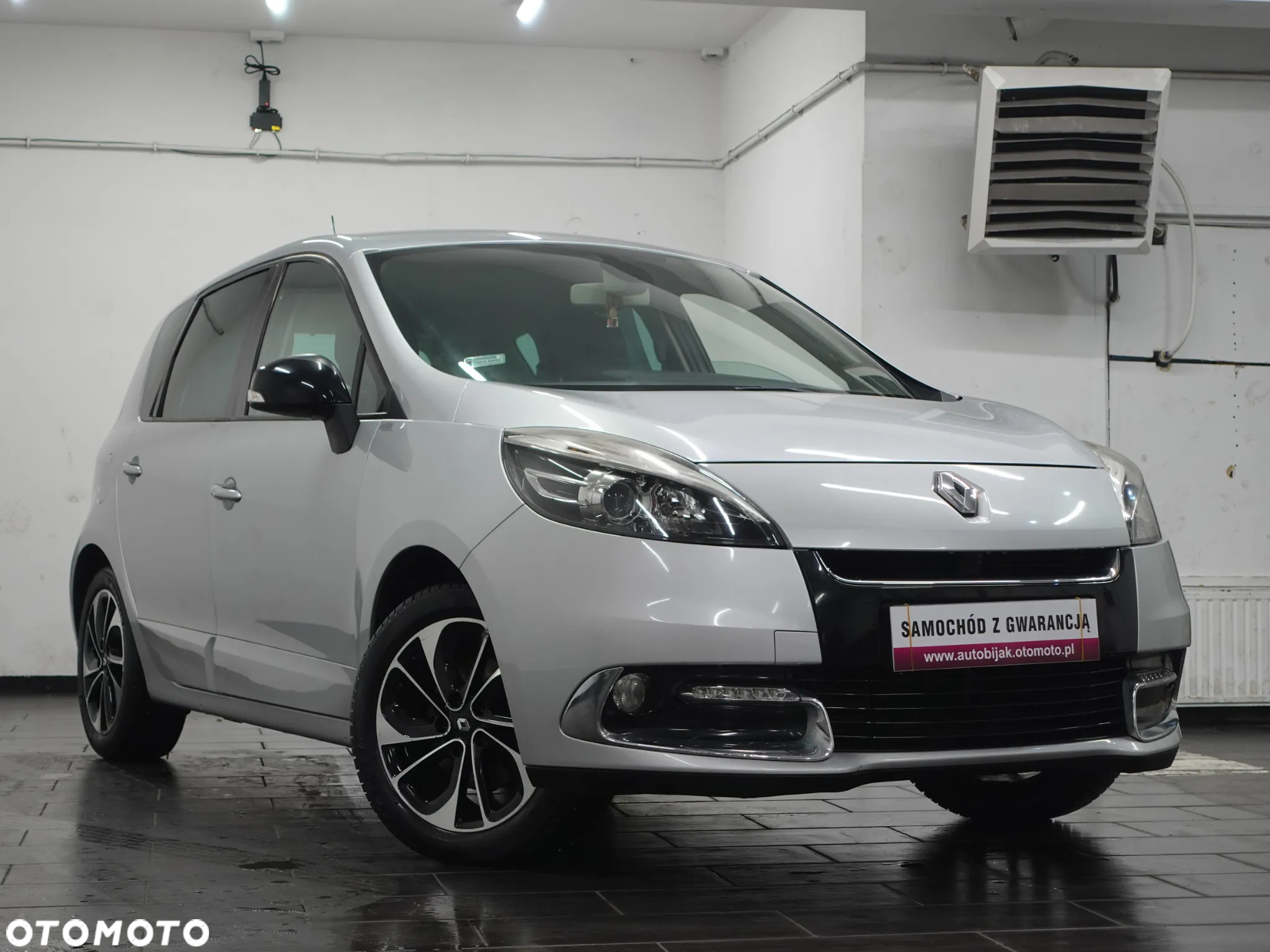 Renault Scenic ENERGY TCe 115 Bose Edition - 12