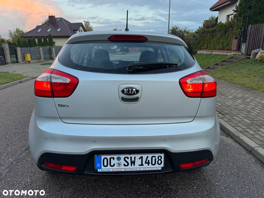 Kia Rio - 11