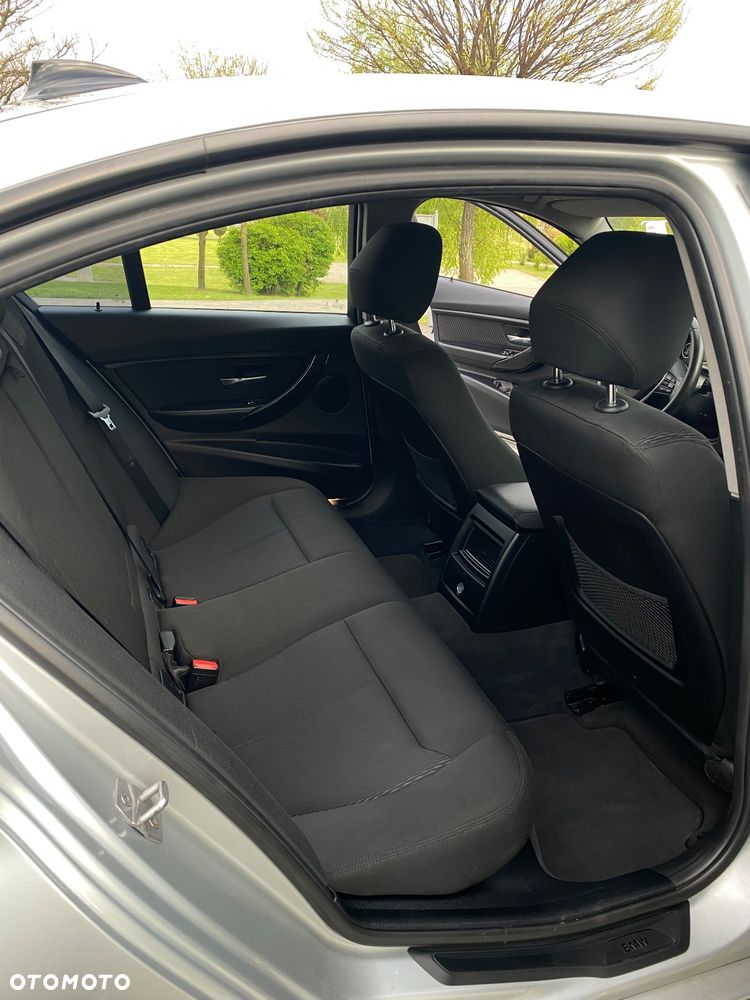 BMW Seria 3 320d - 18