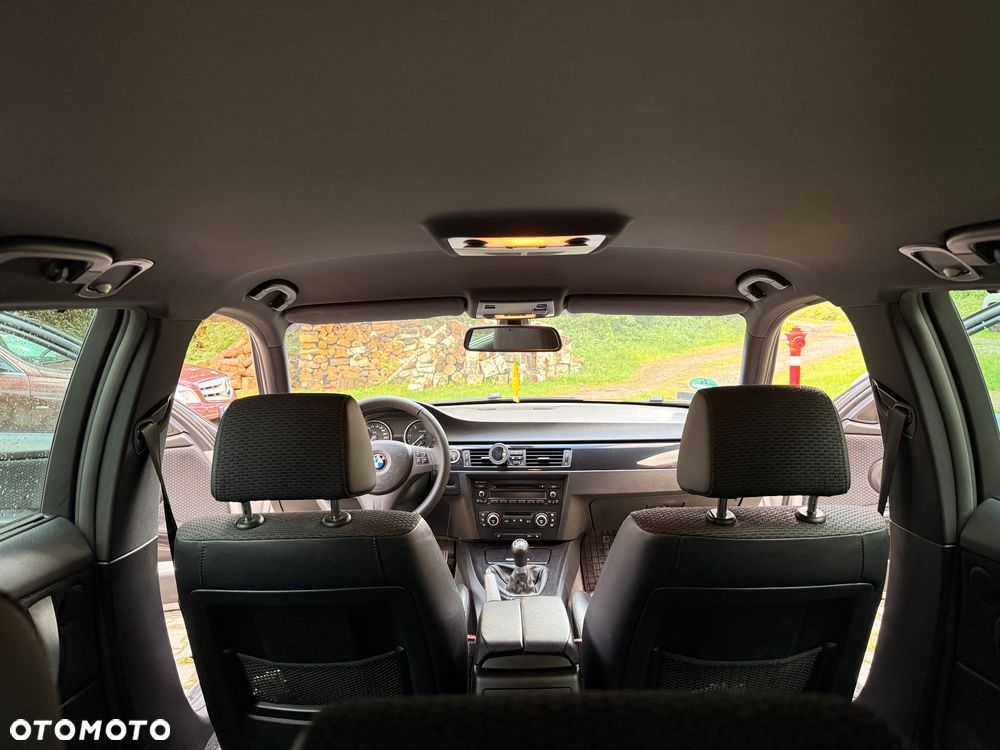 BMW Seria 3 318d - 22