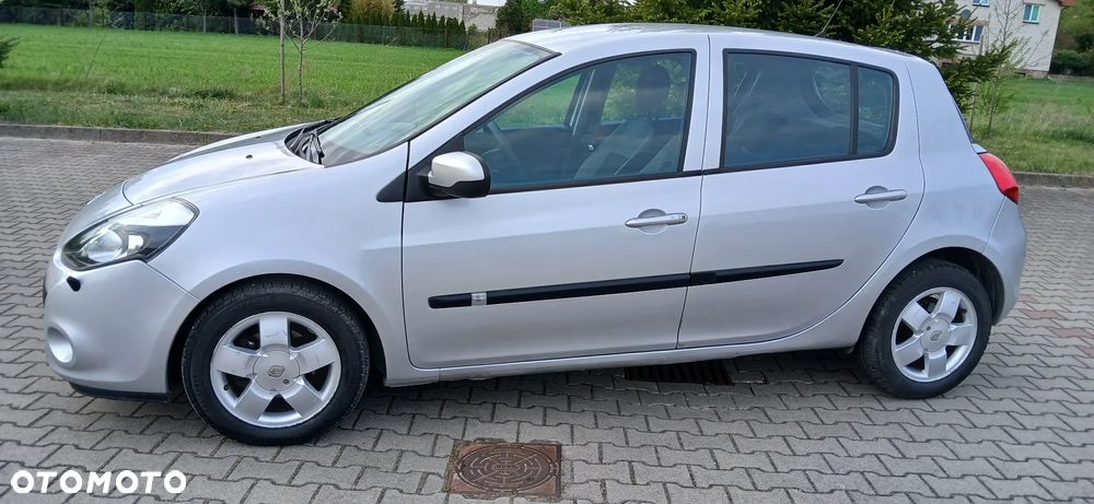 Renault Clio - 12