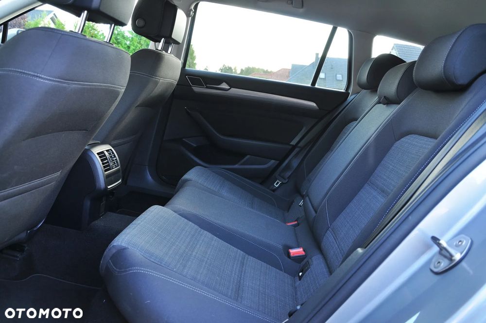 Volkswagen Passat 2.0 TDI EVO Business DSG - 16