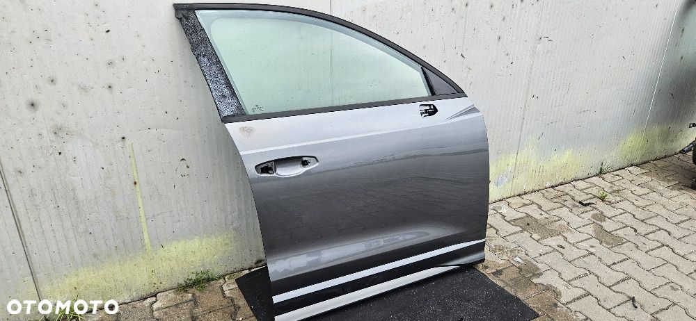 Audi Q3 83A Drzwi Prawy Przód Kolor LZ7S