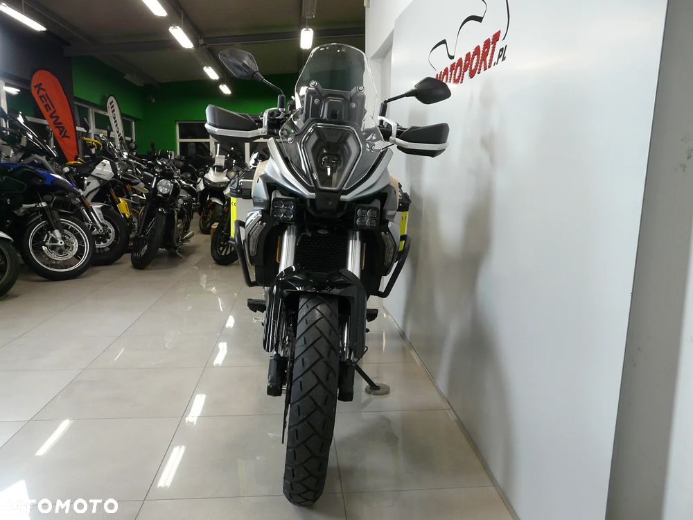 QJMOTOR SRT 600SX - 5