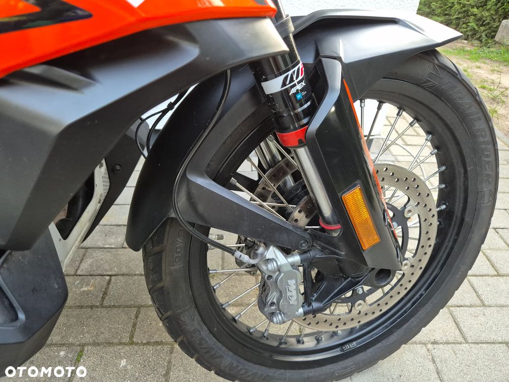 KTM Adventure 890 - 29