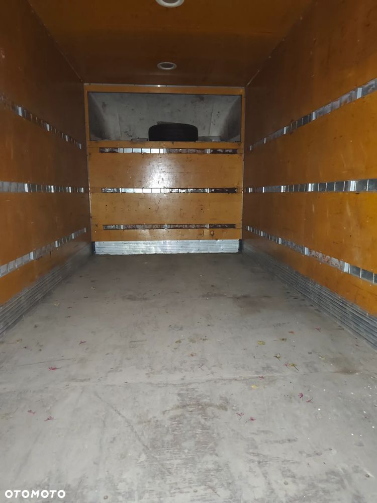 Mercedes-Benz SPRINTER 319 - 27