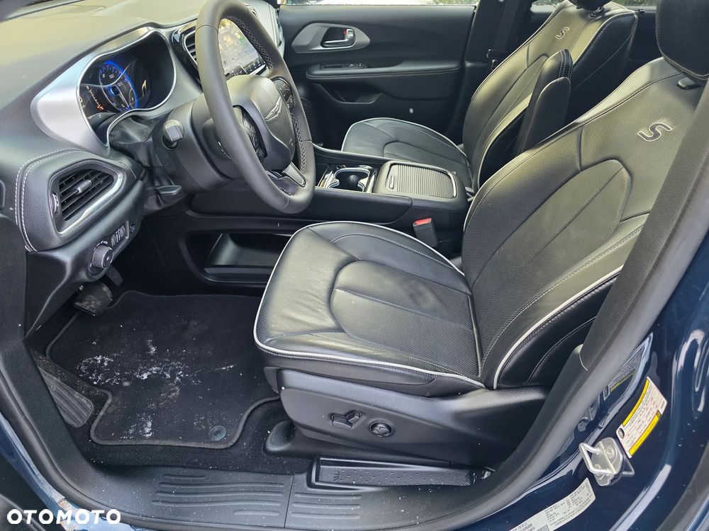 Chrysler Pacifica - 9