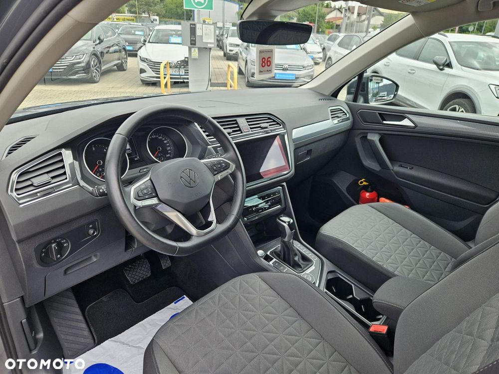 Volkswagen Tiguan - 10