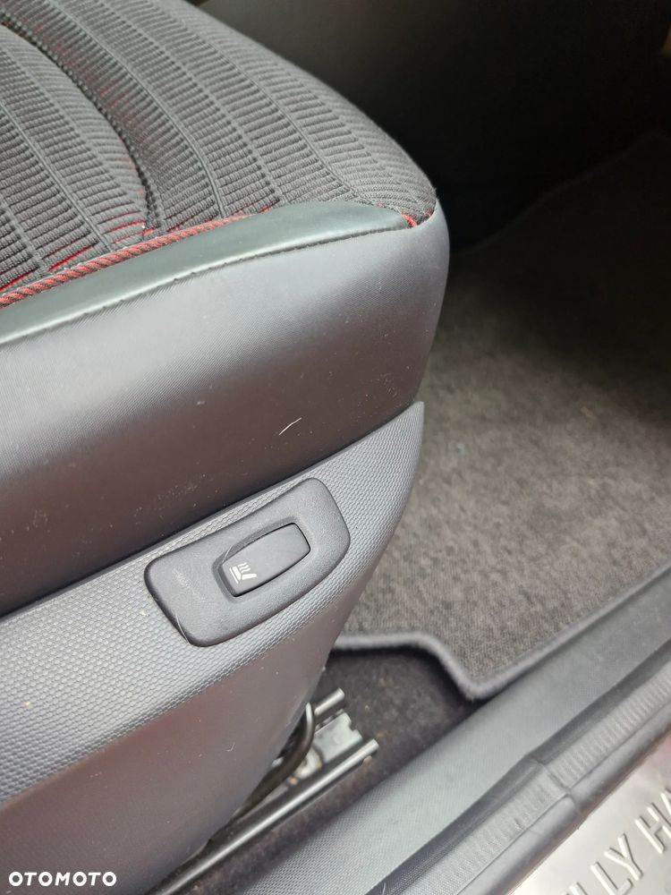 Renault Captur 1.2 TCe Helly Hansen EDC - 12