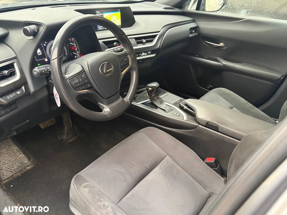 Lexus UX 250h Business Edition - 25