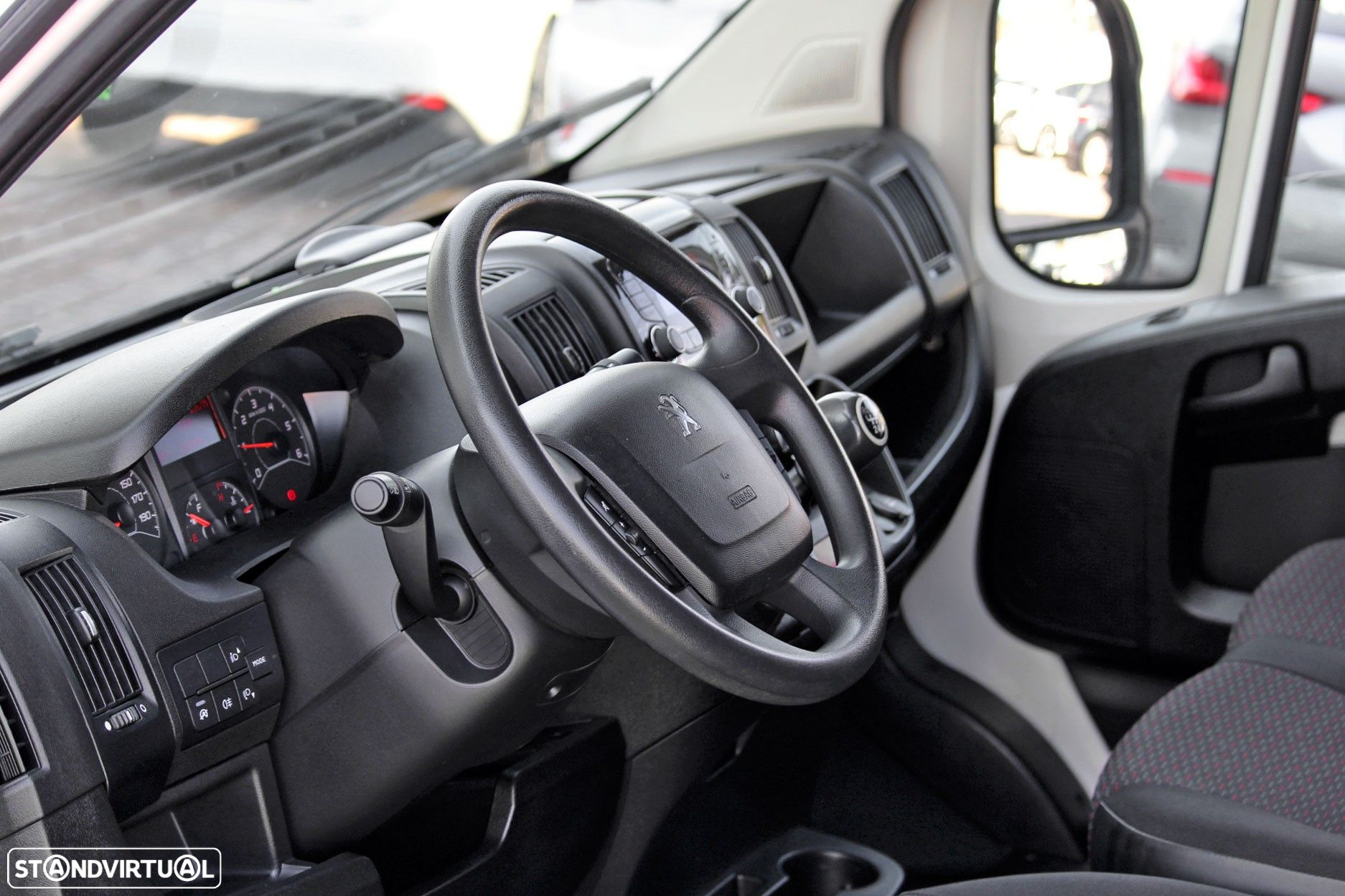 Peugeot Boxer 2.2 BlueHDi 330 L1H1 Premium - 11