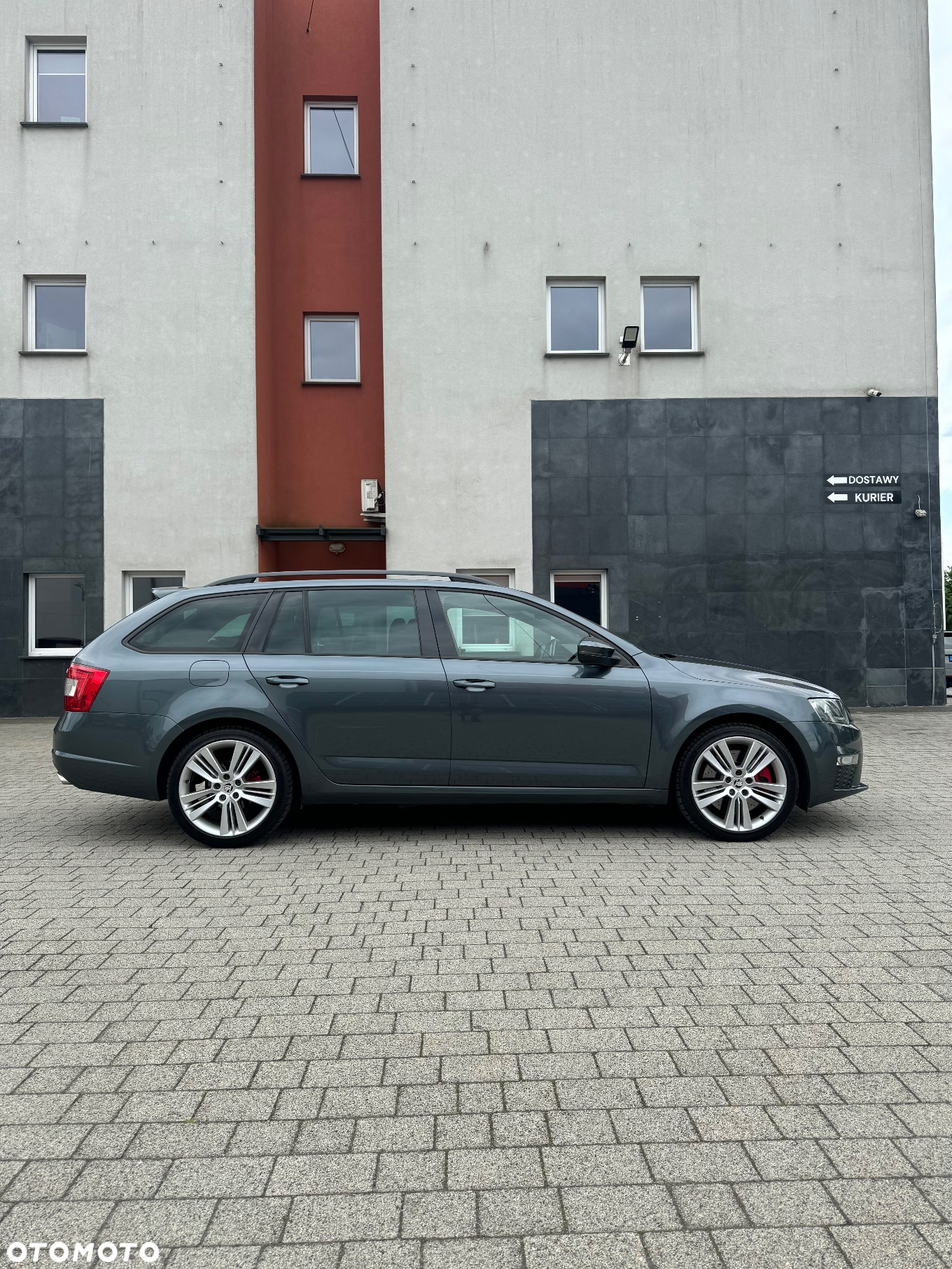 Skoda Octavia Combi 2.0 TDI DSG RS - 2