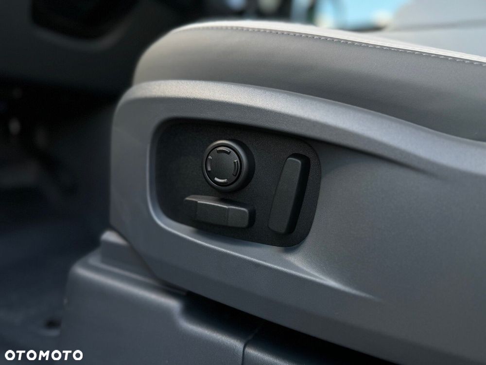 Land Rover Defender - 14