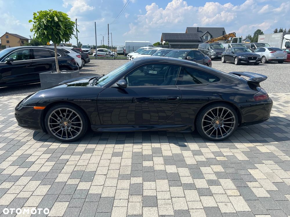 Porsche 911 Carrera - 2