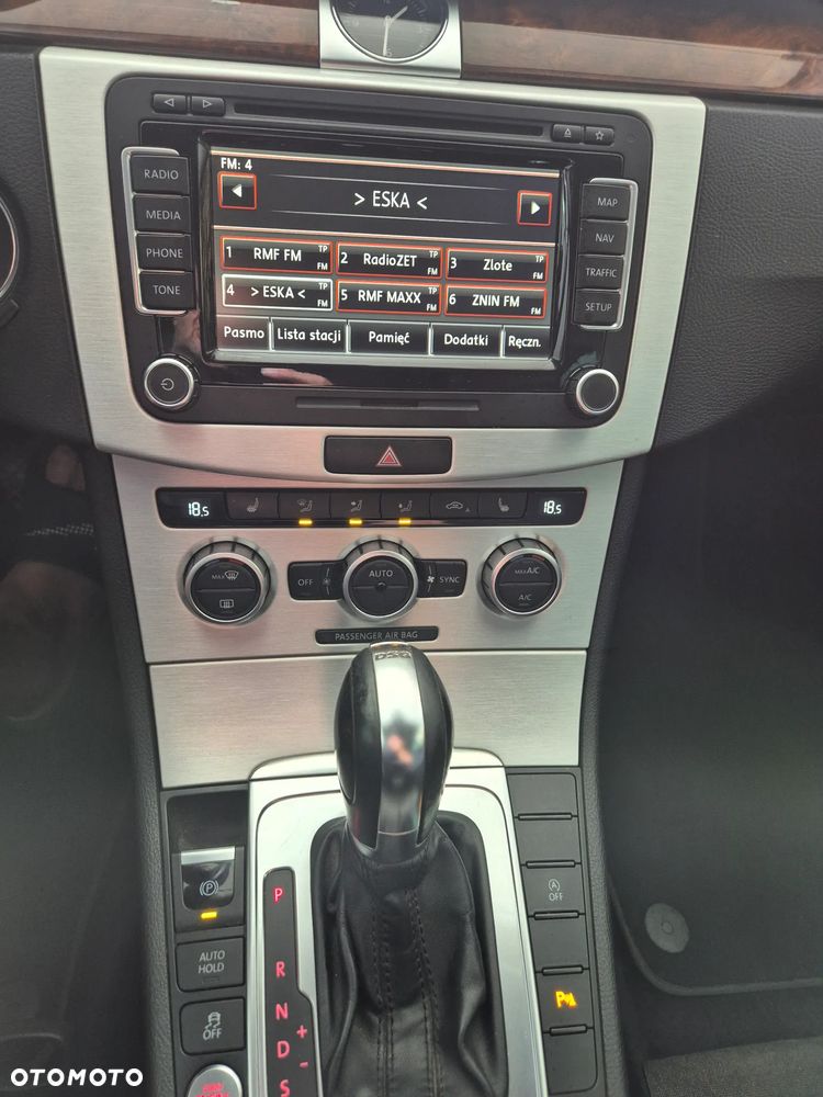 Volkswagen Passat 2.0 TDI Highline R-Style DSG - 13