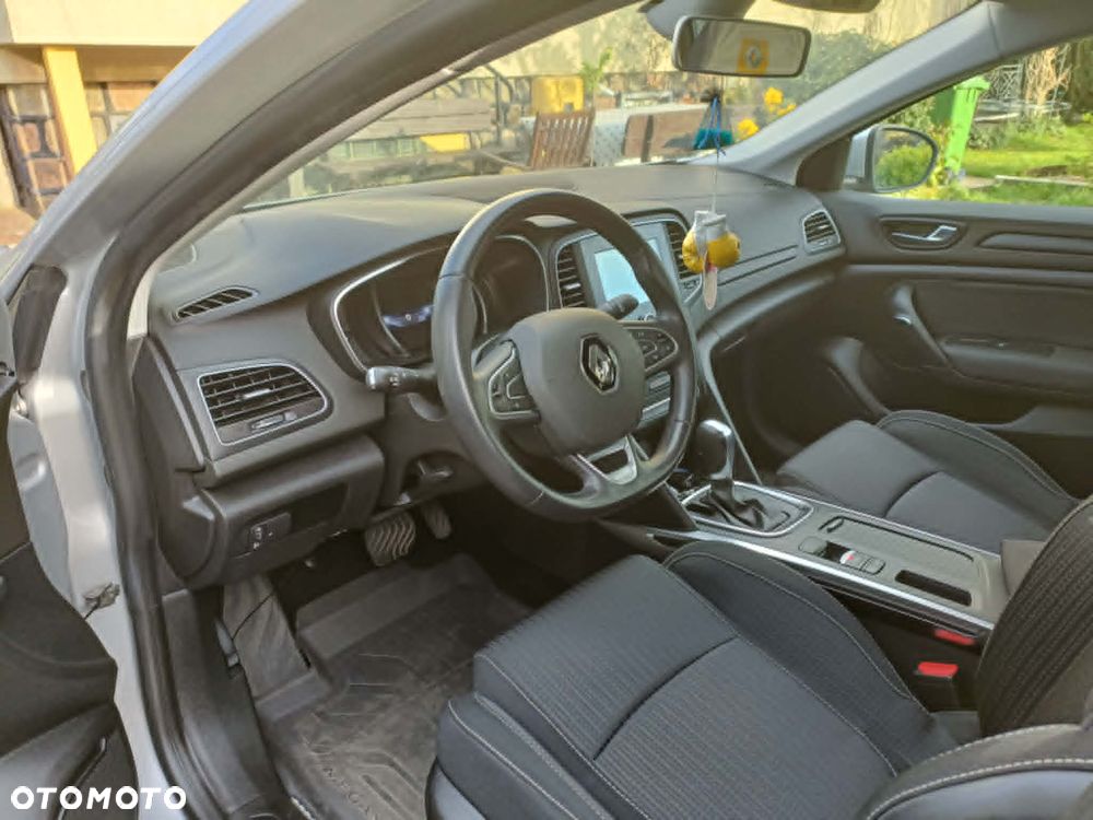 Renault Megane 1.5 dCi Limited EDC EU6 - 9