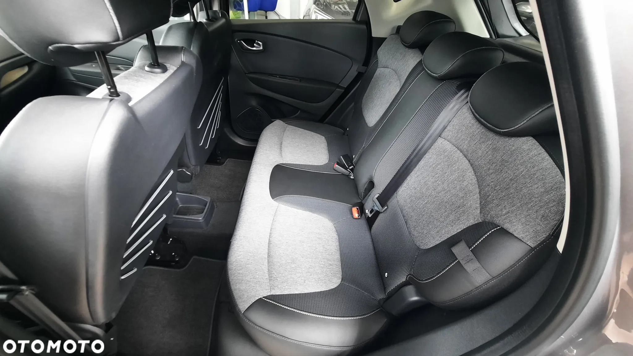 Renault Captur TCe 150 GPF INTENS - 10