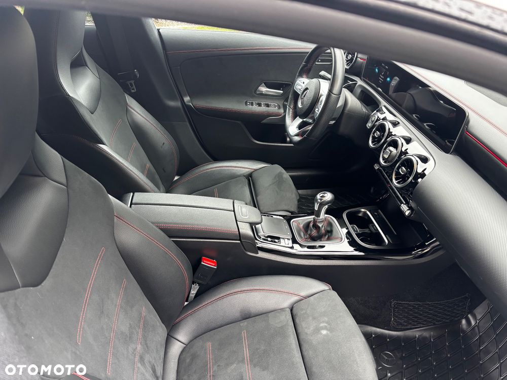 Mercedes-Benz CLA 200 AMG Line - 5